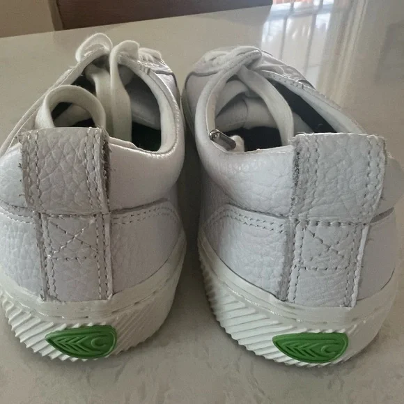 White Women's Sneakers Cariuma - Picture 5 of 14